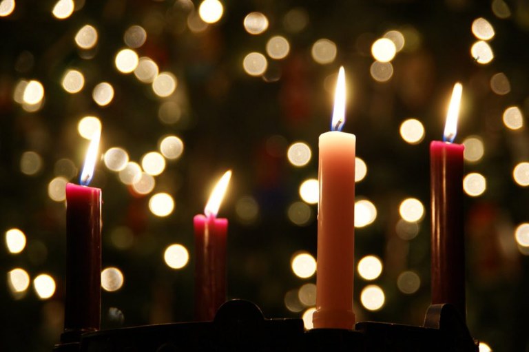 adventcandlesbokeh-1024x682.jpg