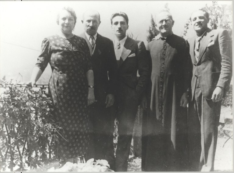 Familien Olivelli, fra venstre Teresius’ foreldre, ham selv, hans onkel Msgr Invernizzi og hans bror Carlettore, Tremezzo 1935