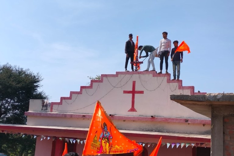 india-hinduflagg-kirke-ayodhya-januar23 (2).jpeg