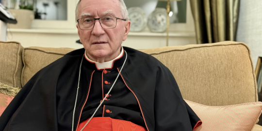 Kardinal Pietro Parolin intervjues i den biskoppelige stue i Akersveien 5. 2025